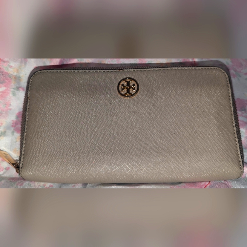Tory Burch Zip Continental Wallet, Grey EUC